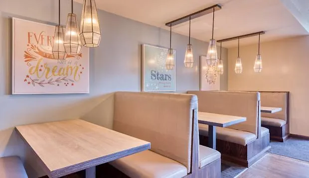 Premier Inn Premier Inn סקארבורו מלון